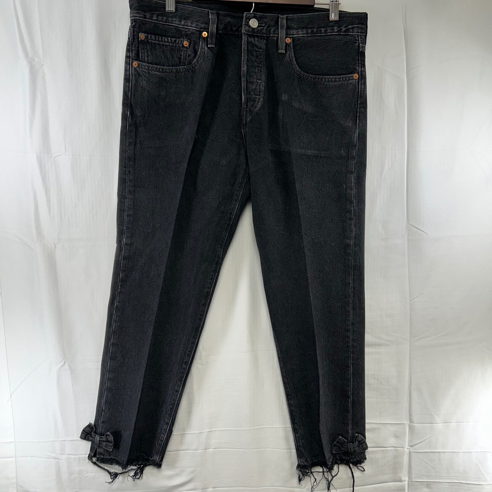 Levi's 501 Tapered Jeans Womens 32x26 (fit 35x27) Black Bow Detail Raw Hem 501T